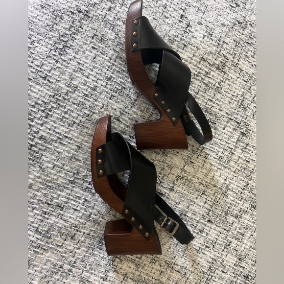 Beautiful Kenneth Cole Reaction made in Italy shoes with studded details - Picture 4 of 4